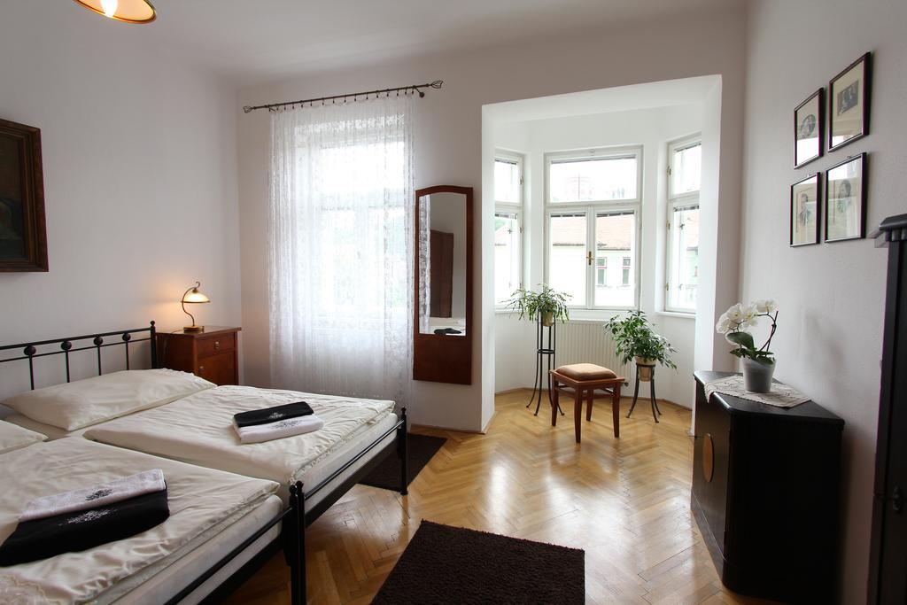Penzion Jelen Vranov nad Dyjí Habitación foto